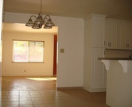 3beds, 2baths Single Family Home/new Appliances in Fresno, CA (Photo 2 of 11)