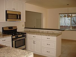 3beds, 2baths Single Family Home/new Appliances in Fresno, CA (Photo 8 of 11)