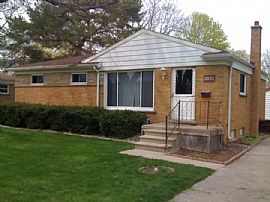  Beautiful Brick Ranch Style 3 Bedroom 2 Bath with Over 1,077sq in Lansing, MI