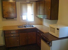  Beautiful Brick Ranch Style 3 Bedroom 2 Bath with Over 1,077sq in Lansing, MI (Photo 2 of 6)