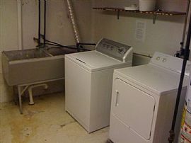  Beautiful Brick Ranch Style 3 Bedroom 2 Bath with Over 1,077sq in Lansing, MI (Photo 6 of 6)