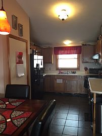 2 Bedroom with Great Natural Light and 1 Car Garage! in Manchester, NH (Photo 3 of 9)