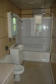 Spacious 3bedroom, 2 Bathroom House in University Heights, IA (Photo 1 of 3)