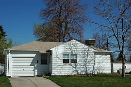 Great Beautiful 2beds 1.5 Baths Home on Massive Corner in Denver, CO (Photo 5 of 5)