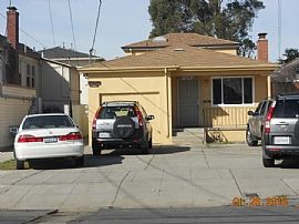  Spacious House in Laurel District 4 Bedrooms, 2.25 Bathrooms in Oakland, CA