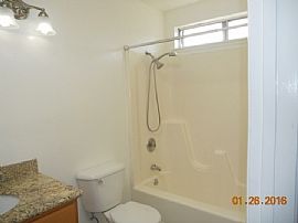  Spacious House in Laurel District 4 Bedrooms, 2.25 Bathrooms in Oakland, CA (Photo 10 of 10)