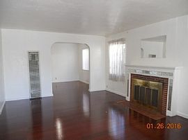  Spacious House in Laurel District 4 Bedrooms, 2.25 Bathrooms in Oakland, CA (Photo 2 of 10)