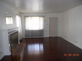  Spacious House in Laurel District 4 Bedrooms, 2.25 Bathrooms in Oakland, CA (Photo 4 of 10)