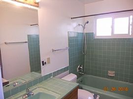  Spacious House in Laurel District 4 Bedrooms, 2.25 Bathrooms in Oakland, CA (Photo 8 of 10)