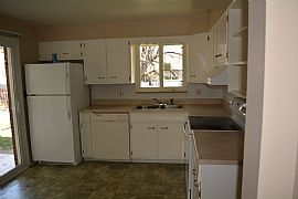 This Great 3 Bedroom 1.5 Bath Is Located Lakewood in Lakewood, CO (Photo 10 of 11)