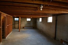 This Great 3 Bedroom 1.5 Bath Is Located Lakewood in Lakewood, CO (Photo 11 of 11)