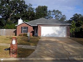 3 Bedrooms, 2 Full Baths Fenced Back Yard and 2-Car Garage! in Gulfport, MS