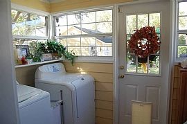  The House Has 3 Bedrooms 2 Bath, a Detached 2-Car Garage in Saint Petersburg, FL (Photo 5 of 7)