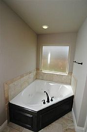 Perfect Home in Adorable Location Quiet Neighborhood  in Oklahoma City, OK (Photo 10 of 12)