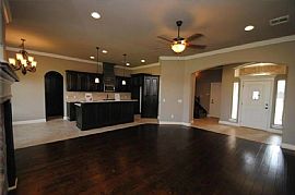 Perfect Home in Adorable Location Quiet Neighborhood  in Oklahoma City, OK (Photo 2 of 12)