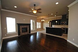 Perfect Home in Adorable Location Quiet Neighborhood  in Oklahoma City, OK (Photo 3 of 12)