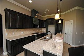 Perfect Home in Adorable Location Quiet Neighborhood  in Oklahoma City, OK (Photo 5 of 12)