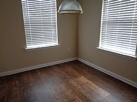 Beautiful Gorgeous 3bedrooms 2-Baths 2car Garage in Memphis, TN (Photo 2 of 9)