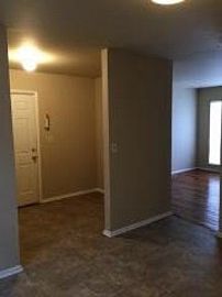 Very Convenient to Downtown and I-77.Amenities in Columbia, SC (Photo 4 of 7)