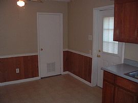 Very Convenient  3 Bedrooms, in Columbus, OH (Photo 4 of 7)