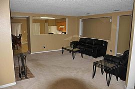 Cute Signle Family 3 Beds 2 Baths Ready to Be Your Home in Jacksonville, FL (Photo 3 of 11)