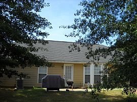 House For Rent =3 Beds 2 Baths 1,345 Sqft in Phenix City, AL (Photo 2 of 6)