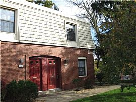 Enjoy Townhouse/condo Living in This 2-Bedroom Private End Unit in Pittsburgh, PA (Photo 6 of 8)
