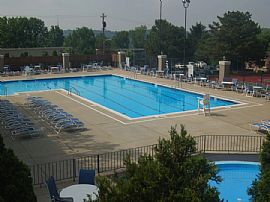 Enjoy Townhouse/condo Living in This 2-Bedroom Private End Unit in Pittsburgh, PA (Photo 7 of 8)