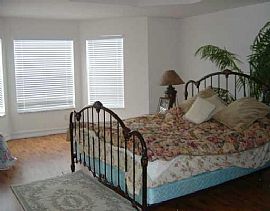 5 Bed, 4.0 Bath, 3465 Sqft, $2,200 in Boynton Beach, FL (Photo 6 of 10)