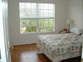 5 Bed, 4.0 Bath, 3465 Sqft, $2,200 in Boynton Beach, FL (Photo 8 of 10)