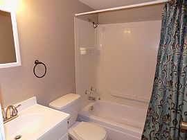 Cute 3-Bed/2-Bath Move-In Ready Home in Belleville, IL (Photo 5 of 10)