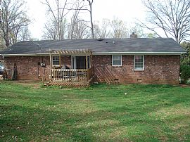 3 Bed/2 Bath, Located Within 1 Mile of Greenvil. in Greenville, SC (Photo 11 of 11)