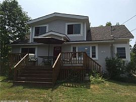 4 Bed 2 Full Bath Fully Furnished Seasonal Rental Home in Southwest Harbor, ME