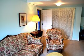 4 Bed 2 Full Bath Fully Furnished Seasonal Rental Home in Southwest Harbor, ME (Photo 9 of 12)