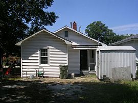 3 Bed/1 Bath in Wilmington, NC (Photo 3 of 3)