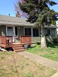 Charming, Updated Home on M St Se in Auburn. in Auburn, WA