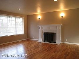 Charming Updated 3 Bedroom, 1 Bath Rambler on Large Lot.  in Federal Way, WA (Photo 2 of 4)