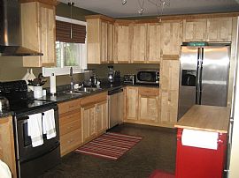 Great Property Located in Nice Neighborhood  in Springfield, MA (Photo 2 of 10)