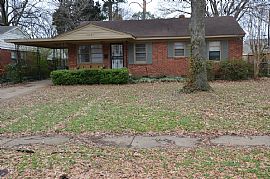 Beautiful 3 Bedroom, 1and 1/2 Bath Home in Memphis, TN