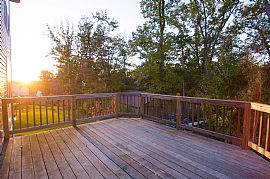 4 Bed, 2.5 Bath, 3000 Sqft, $1,650 in Elkridge, MD (Photo 4 of 10)