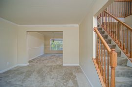 4 Bed, 2.5 Bath, 3000 Sqft, $1,650 in Elkridge, MD (Photo 5 of 10)