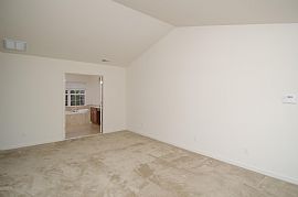 4 Bed, 2.5 Bath, 3000 Sqft, $1,650 in Elkridge, MD (Photo 8 of 10)