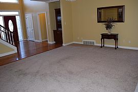 Home Details For 1726 John Ridge Dr in Collierville, TN (Photo 2 of 12)