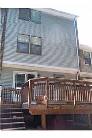 Cheerful, Bright 4 Level Townhome in "North Creek" in Germantown, MD (Photo 12 of 12)