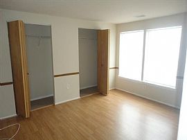 Cheerful, Bright 4 Level Townhome in "North Creek" in Germantown, MD (Photo 6 of 12)