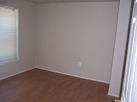 Cheerful, Bright 4 Level Townhome in "North Creek" in Germantown, MD (Photo 7 of 12)