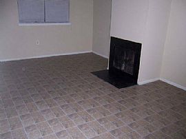 Cheerful, Bright 4 Level Townhome in "North Creek" in Germantown, MD (Photo 9 of 12)