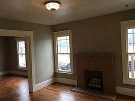 Charming 2 Bedroom 1 Bath Well Maintained House For Rent.  in Houston, TX (Photo 3 of 8)