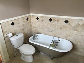 Charming 2 Bedroom 1 Bath Well Maintained House For Rent.  in Houston, TX (Photo 5 of 8)