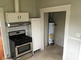 Charming 2 Bedroom 1 Bath Well Maintained House For Rent.  in Houston, TX (Photo 7 of 8)